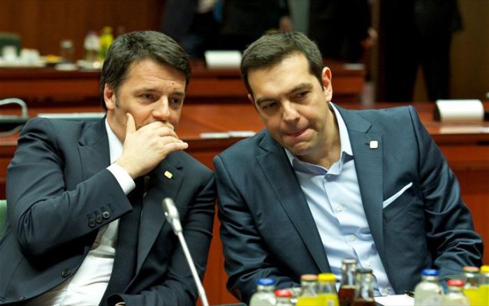Κατέρρευσε η προπαγάνδα: «Είτε με ναι, είτε με όχι, η Ελλάδα μένει στο €» λέει ο Ιταλός Πρωθυπουργός!