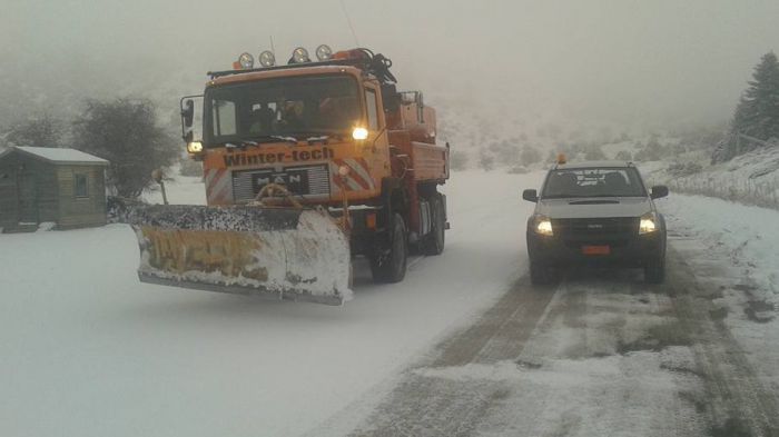 Χιονοδρομικό: Καθαρίζεται συνέχεια ο δρόμος – Κοντά η Πολιτική Προστασία του Δήμου Τρίπολης