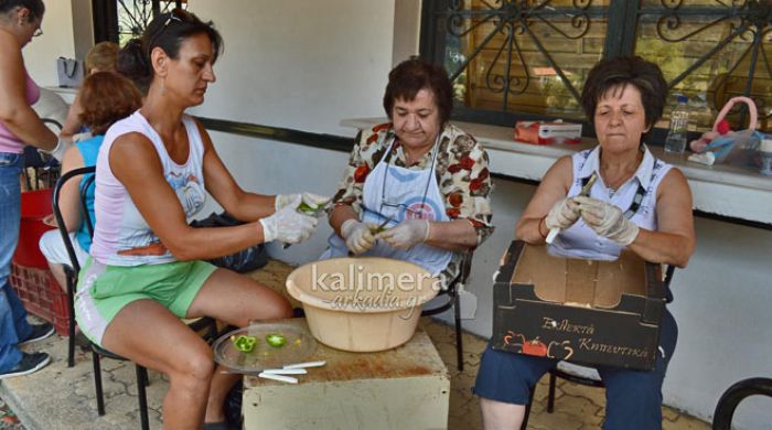 Οι γυναίκες του Νεοχωρίου ετοιμάζονται για τη «Γιορτή Πατάτας» (εικόνες - βίντεο)