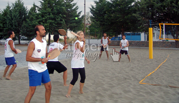 Ξυλορακέτες και beach volley στο Αθλητικό Κέντρο της Τρίπολης (εικόνες και βίντεο)
