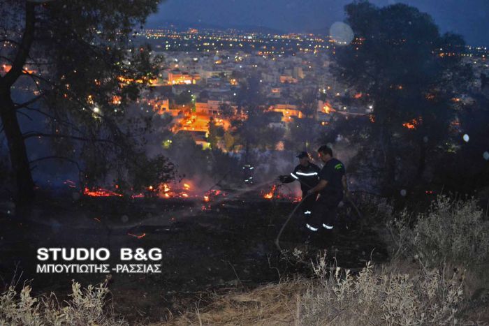 Πυρκαγιά ξέσπασε στο Άργος (εικόνες)