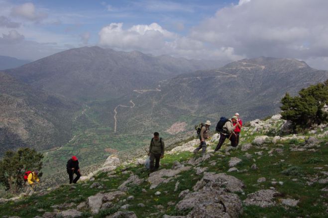 Περπάτησαν στο Αρτεμίσιο οι ορειβάτες του ΣΑΟΟ (εικόνες)