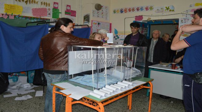 Η κάμερα του kalimera-arkadia.gr σε εκλογικά κέντρα της Τρίπολης (vd)