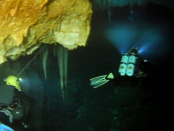 Δείτε νέο βίντεο από τα υποβρύχια σπήλαια στο Αρκαδικό Χωριό!