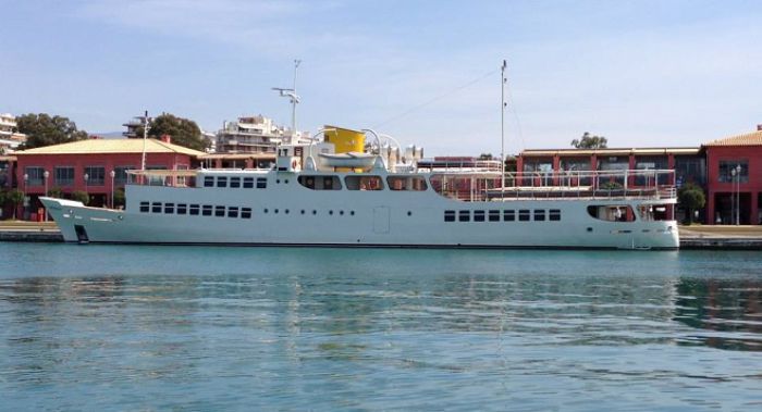 Το Πλωτό Μουσείο Νεράιδα στο λιμάνι του Ναύπλιο – Η άγνωστη σχέση του με το Λεωνίδιο!