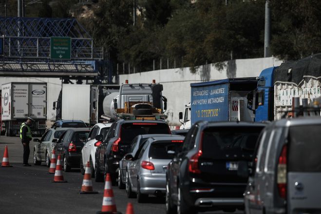 Έξοδος Πάσχα | Ρεκόρ πενταετίας -Πάνω από 325.000 οχήματα εγκατέλειψαν την Αθήνα