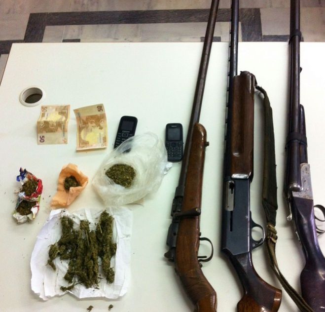 Ναρκωτικά και όπλα βρήκε η Αστυνομία στην Πελοπόννησο