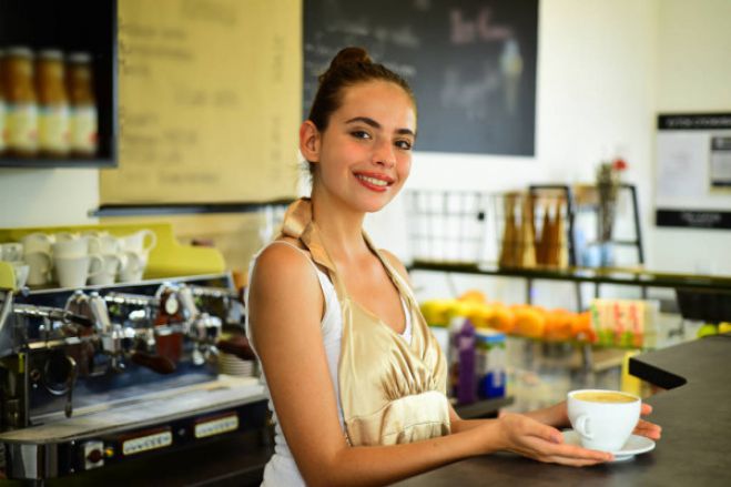 Ζητείται κοπέλα για εργασία με γνώσεις στην παρασκευή καφέ (Βarista)