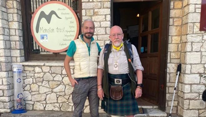 Πρώην Σκωτσέζος βουλευτής τρέχει μαραθώνιο στην Αρκαδία, φορώντας το κιλτ του! (vd)