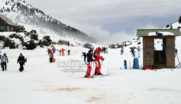 Παιχνίδια στο χιόνι και σκι στο Χιονοδρομικό Κέντρο Μαινάλου (εικόνες-βίντεο)!