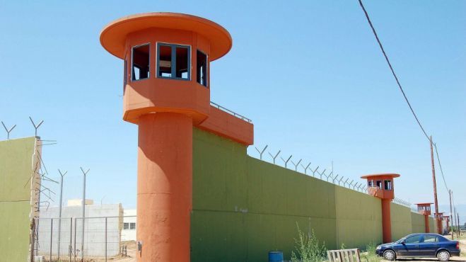 Πρωτοφανής απόφαση | Στη φυλακή για 40 ημέρες οδηγήθηκε αρνητής της μάσκας στις Σέρρες