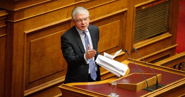 Πυρ και μανία στην Βουλή ο πρώην Υπουργός Υγείας Ανδρέας Λυκουρέντζος‏