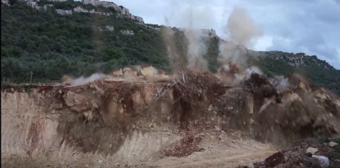 Ελεγχόμενη έκρηξη στη Μεσσηνία - Εντυπωσιακό βίντεο!