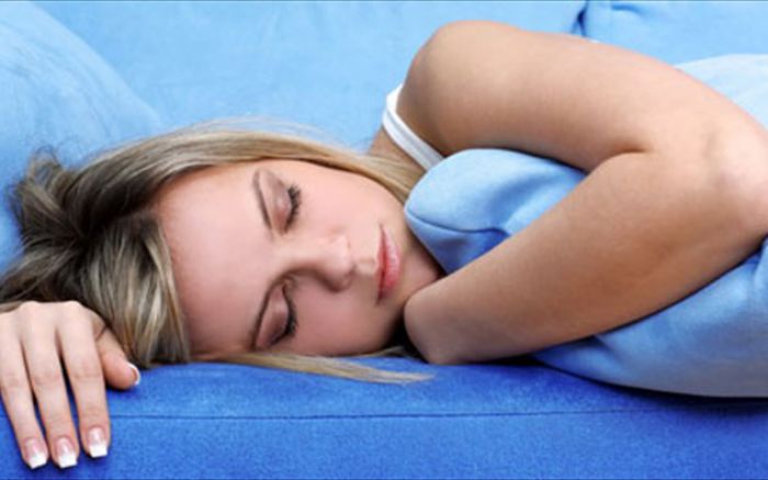 Γνωρίζατε ότι ο μεσημεριανός ύπνος βοηθά την υγεία μας;