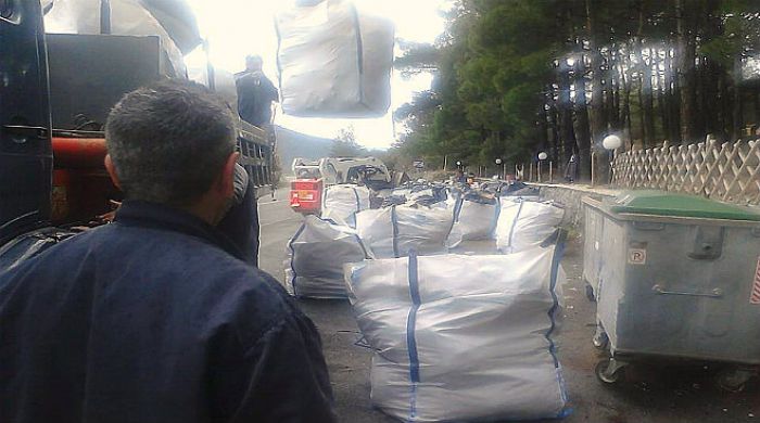 Λεβίδι: Κάτοικοι αγόρασαν σάκους και καθάρισαν την περιοχή από τα σκουπίδια! (εικόνες)