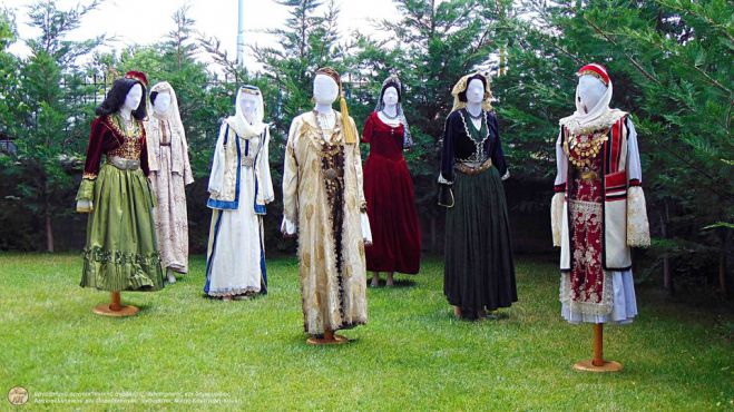 Έκθεση με παραδοσιακές φορεσιές στα Λαγκάδια