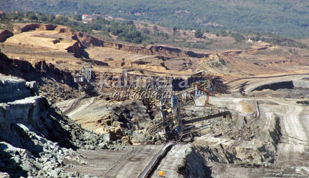 Σοβαρές ζημιές στο χωριό Τριπόταμος από την κατολίσθηση στο ορυχείο της ΔΕΗ – για σχέδιο δημιουργίας νέους χωριού μιλά η Περιφέρεια!