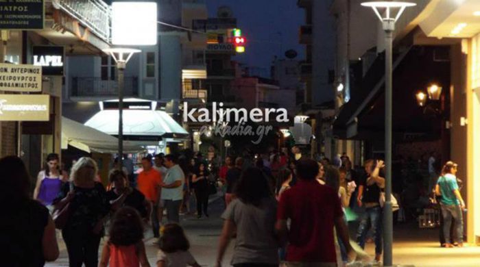 Ποιο δημοψήφισμα; Γεμάτες οι πλατείες και οι καφετέριες στην Τρίπολη! (εικόνες)