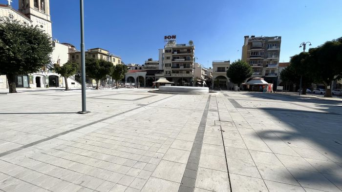 Κυβόλιθοι στην πλατεία Αγίου Βασιλείου | Κλείνουν τμήματα των δρόμων &quot;28ης Οκτωβρίου&quot; και &quot;Κύπρου&quot;