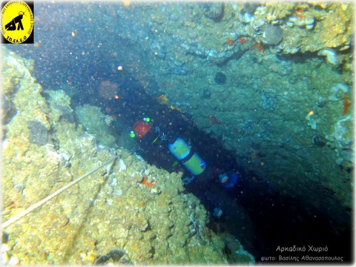Αρκαδικό Χωριό: Νέες, μοναδικές ανακαλύψεις στα υποβρύχια σπήλαια! (vd)