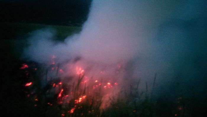 Νυχτερινή φωτιά στον κάμπο της Κανδύλας (εικόνες)