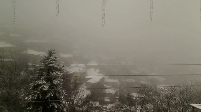 ΤΩΡΑ: Χιονίζει σε Μαγούλιανα και Βαλτεσινίκο – Δείτε live!