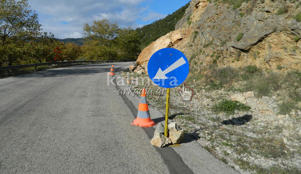 Πτώσεις βράχων και μεγάλος κίνδυνος στην Εθνική Οδό «111» (εικόνες- βίντεο)