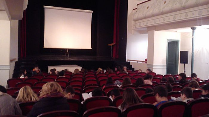 Δημοτικά σχολεία παρακολούθησαν ντοκιμαντέρ σήμερα στο Μαλλιαροπούλειο