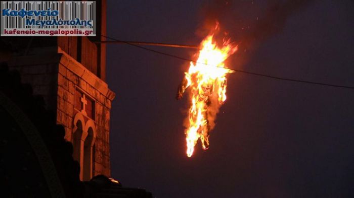Το κάψιμο του Ιούδα στο Τριπόταμο Μεγαλόπολης (vd)