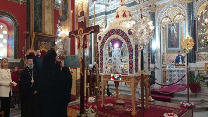 Ο Επιτάφιος του Μητροπολιτικού Ιερού Ναού Αγίου Βασιλείου Τρίπολης (εικόνες)