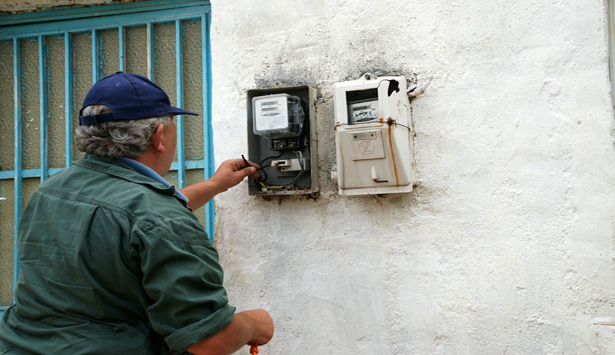 Ξανασυνδέει το ρεύμα η ΔΕΗ σε Τρίπολη και Γορτυνία – 50 σπίτια παραμένουν στο σκοτάδι (vd)