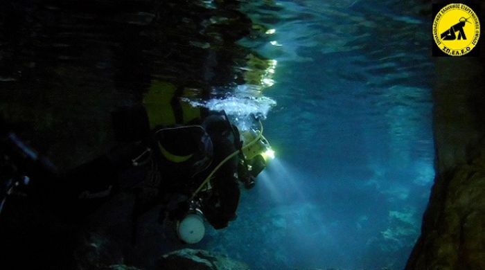 Εντυπωσιακό: Ανακαλύφθηκε σπήλαιο κάτω από το νερό στον Τυρό Κυνουρίας (vd)!