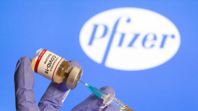 Pfizer-BioNTech: Η τρίτη δόση «παροπλίζει» τη μετάλλαξη Όμικρον