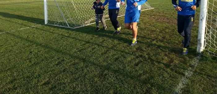 Ποδοσφαιριστής του Αστέρα τρέχει μαζί με το γιό του στην προπόνηση!