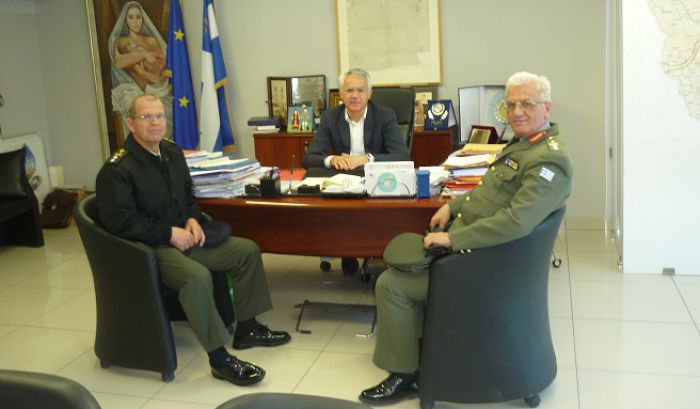 Αντιστράτηγος και υποστράτηγος στο γραφείο του Δημάρχου Τρίπολης!