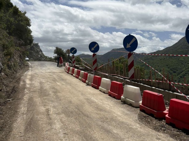 &Alpha;&pi;&omicron;&kappa;ά&lambda;&upsilon;&psi;&eta; &Mu;&alpha;&nu;&delta;&rho;ώ&nu;&eta; | &Eta; &Pi;&epsilon;&rho;&iota;&phi;έ&rho;&epsilon;&iota;&alpha; &epsilon;&xi;&epsilon;&tau;ά&zeta;&epsilon;&iota; &tau;&eta;&nu; &epsilon;&kappa;&pi;ό&nu;&eta;&sigma;&eta; &mu;&epsilon;&lambda;έ&tau;&eta;&sigmaf; &gamma;&iota;&alpha; &epsilon;&nu;&alpha;&lambda;&lambda;&alpha;&kappa;&tau;&iota;&kappa;ή &pi;&alpha;&rho;ά&kappa;&alpha;&mu;&psi;&eta; &Lambda;&alpha;&gamma;&kappa;&alpha;&delta;ί&omega;&nu; &mu;&epsilon; ά&lambda;&lambda;&eta; &chi;ά&rho;&alpha;&xi;&eta; &kappa;&alpha;&iota; &mu;&iota;&kappa;&rho;ό&tau;&epsilon;&rho;&omicron; &kappa;ό&sigma;&tau;&omicron;&sigmaf;!