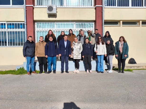 &Tau;&rho;ί&pi;&omicron;&lambda;&eta; | &Eta; &Alpha;&kappa;&alpha;&delta;&eta;&mu;ί&alpha; &Phi;&alpha;&rho;&mu;ά&kappa;&omicron;&upsilon; &upsilon;&pi;&omicron;&delta;έ&chi;&tau;&eta;&kappa;&epsilon; &tau;&omicron;&upsilon;&sigmaf; &pi;&rho;ώ&tau;&omicron;&upsilon;&sigmaf; &sigma;&pi;&omicron;&upsilon;&delta;&alpha;&sigma;&tau;έ&sigmaf;!