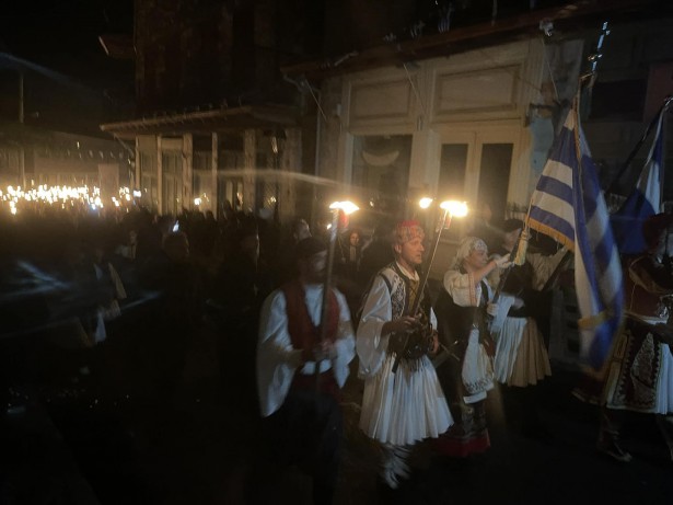 &Lambda;&alpha;&mu;&pi;&alpha;&delta;&eta;&delta;&rho;&omicron;&mu;ί&epsilon;&sigmaf; &Delta;&eta;&mu;&eta;&tau;&sigma;ά&nu;&alpha;&sigmaf; | Έ&nu;&alpha; &pi;ύ&rho;&iota;&nu;&omicron; &pi;&omicron;&tau;ά&mu;&iota; &sigma;&upsilon;&mu;&beta;ό&lambda;&iota;&sigma;&epsilon; &tau;&eta;&nu; &laquo;&alpha;&nu;ά&sigma;&tau;&alpha;&sigma;&eta;&raquo; &tau;&omicron;&upsilon; &Gamma;έ&nu;&omicron;&upsilon;&sigmaf;! (&epsilon;&iota;&kappa;ό&nu;&epsilon;&sigmaf; - &beta;ί&nu;&tau;&epsilon;&omicron;)