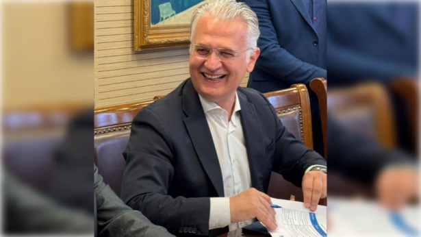 &Gamma;&omicron;&rho;&tau;&upsilon;&nu;ί&alpha; ... &omicron; ''&pi;&tau;&omega;&chi;ό&sigmaf;" &sigma;&upsilon;&gamma;&gamma;&epsilon;&nu;ή&sigmaf;