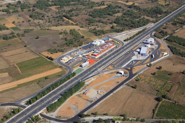 &Delta;&iota;&alpha;&mu;&alpha;&rho;&tau;&upsilon;&rho;ί&alpha; &sigma;&tau;&alpha; &delta;&iota;ό&delta;&iota;&alpha; &Nu;&epsilon;&sigma;&tau;ά&nu;&eta;&sigmaf; &pi;&rho;&omicron;&tau;&epsilon;ί&nu;&epsilon;&iota; &eta; &Pi;&alpha;&gamma;&gamma;&omicron;&rho;&tau;&upsilon;&nu;&iota;&alpha;&kappa;ή Έ&nu;&omega;&sigma;&eta;