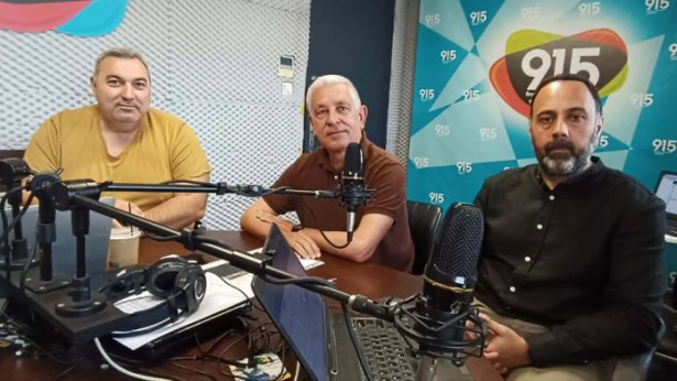 &Omicron; &Chi;&rho;ή&sigma;&tau;&omicron;&sigmaf; &Lambda;&alpha;&mu;&pi;&rho;ό&pi;&omicron;&upsilon;&lambda;&omicron;&sigmaf; &sigma;&tau;&eta; &Delta;&eta;&mu;&omicron;&tau;&iota;&kappa;ή &Rho;&alpha;&delta;&iota;&omicron;&phi;&omega;&nu;ί&alpha; | &Alpha;&pi;&alpha;&nu;&tau;ή&sigma;&epsilon;&iota;&sigmaf; &gamma;&iota;&alpha; &Gamma;&omicron;&rho;&tau;&upsilon;&nu;ί&alpha;, &Mu;&epsilon;&gamma;&alpha;&lambda;ό&pi;&omicron;&lambda;&eta;, &Delta;&iota;&omicron;&iota;&kappa;&eta;&tau;ή&rho;&iota;&omicron; &kappa;&alpha;&iota; &Pi;&alpha;&nu;&alpha;&rho;&kappa;&alpha;&delta;&iota;&kappa;ό &Nu;&omicron;&sigma;&omicron;&kappa;&omicron;&mu;&epsilon;ί&omicron; (vd)
