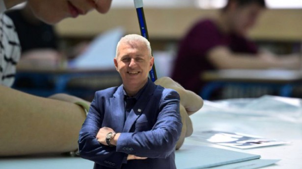 &Sigma;&tau;&alpha;ύ&rho;&omicron;&sigmaf; &Tau;&sigma;ί&chi;&lambda;&eta;&sigmaf;: &laquo;&Tau;&alpha; &pi;&alpha;&iota;&delta;&iota;ά &tau;&eta;&sigmaf;&nbsp;&Alpha;&rho;&kappa;&alpha;&delta;ί&alpha;&sigmaf; &alpha;&pi;έ&delta;&epsilon;&iota;&xi;&alpha;&nu; ό&tau;&iota;&nbsp;&eta; &theta;έ&lambda;&eta;&sigma;&eta; &nu;&iota;&kappa;ά&nbsp;&kappa;ά&theta;&epsilon; &delta;&upsilon;&sigma;&kappa;&omicron;&lambda;ί&alpha;&raquo;
