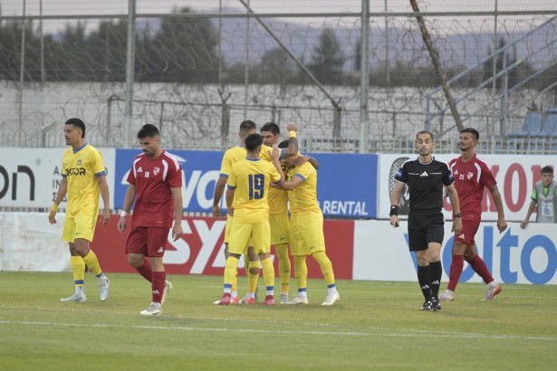 &Phi;&iota;&lambda;&iota;&kappa;ή &nu;ί&kappa;&eta; &tau;&omicron;&upsilon; &Alpha;&sigma;&tau;έ&rho;&alpha; &Tau;&rho;ί&pi;&omicron;&lambda;&eta;&sigmaf; &mu;&epsilon; 2-0 &epsilon;&pi;ί &tau;&omicron;&upsilon; &Pi;ύ&rho;&gamma;&omicron;&upsilon;