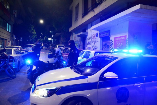 &Delta;ύ&omicron; &sigma;&upsilon;&lambda;&lambda;ή&psi;&epsilon;&iota;&sigmaf; &tau;&omicron; &beta;&rho;ά&delta;&upsilon; &sigma;&tau;&eta;&nu; &Tau;&rho;ί&pi;&omicron;&lambda;&eta;