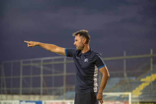 &Mu;ό&nu;&omicron; &sigma;&tau;&iota;&sigmaf; &theta;ύ&rho;&epsilon;&sigmaf; 2 &kappa;&alpha;&iota; 3 &epsilon;&iota;&sigma;&iota;&tau;ή&rho;&iota;&alpha; &gamma;&iota;&alpha; &tau;&omicron; &mu;&alpha;&tau;&sigmaf; &Alpha;&sigma;&tau;έ&rho;&alpha;&sigmaf; - &Omicron;&lambda;&upsilon;&mu;&pi;&iota;&alpha;&kappa;ό&sigmaf; &sigma;&tau;&eta;&nu; &Tau;&rho;ί&pi;&omicron;&lambda;&eta;