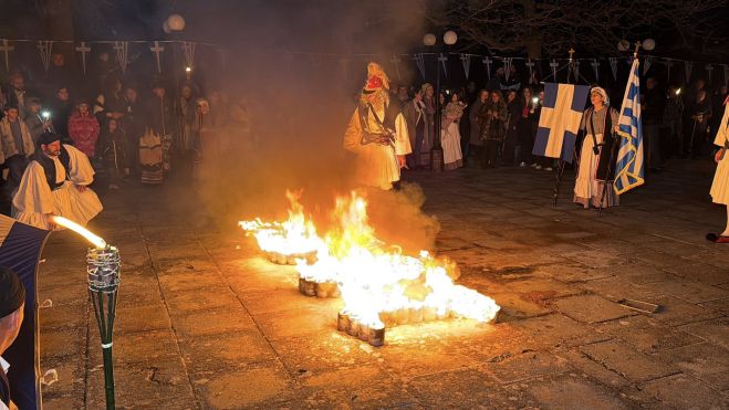 &Lambda;&alpha;&mu;&pi;&alpha;&delta;&eta;&delta;&rho;&omicron;&mu;ί&epsilon;&sigmaf; &sigma;&tau;&eta;&nu; &Kappa;&alpha;&nu;&delta;ή&lambda;&alpha; | &Sigma;&tau;&iota;&gamma;&mu;έ&sigmaf; &tau;&omicron;&upsilon; 1821 &alpha;&nu;&alpha;&beta;ί&omega;&sigma;&alpha;&nu; &sigma;&epsilon; &kappa;&alpha;&tau;&alpha;&nu;&upsilon;&kappa;&tau;&iota;&kappa;ή &alpha;&tau;&mu;ό&sigma;&phi;&alpha;&iota;&rho;&alpha; (&epsilon;&iota;&kappa;ό&nu;&epsilon;&sigmaf; - &beta;ί&nu;&tau;&epsilon;&omicron;)