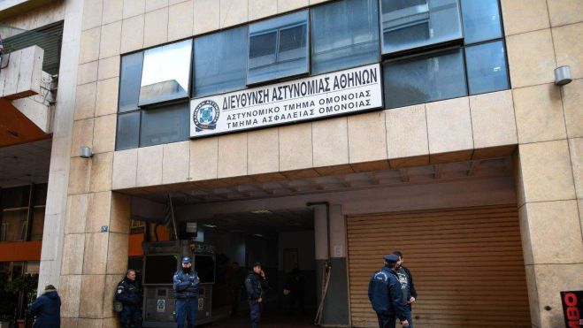Βιασμός 19χρονης στο ΑΤ Ομόνοιας | Στον ανακριτή οδηγούνται οι δυο αστυνομικοί
