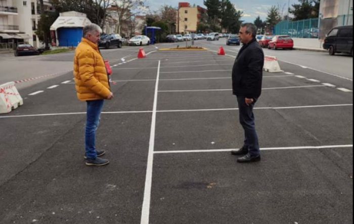 Τζιούμης για το parking μπροστά από το Νοσοκομείο: "Εκεί που πριν υπήρχε το απόλυτο χάος, τώρα υπάρχει ένας οργανωμένος χώρος στάθμευσης"
