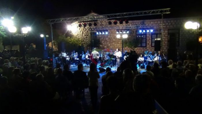 &Epsilon;&kappa;&delta;ή&lambda;&omega;&sigma;&eta; &tau;&iota;&mu;ή&sigmaf; &mu;&epsilon; &xi;&epsilon;&nu;ά&gamma;&eta;&sigma;&eta; &kappa;&alpha;&iota; &mu;&omicron;&upsilon;&sigma;&iota;&kappa;ή &sigma;&tau;&omicron; &alpha;&rho;&chi;&alpha;&iota;&omicron;&lambda;&omicron;&gamma;&iota;&kappa;ό &mu;&omicron;&upsilon;&sigma;&epsilon;ί&omicron; &Tau;&epsilon;&gamma;έ&alpha;&sigmaf; (vd)