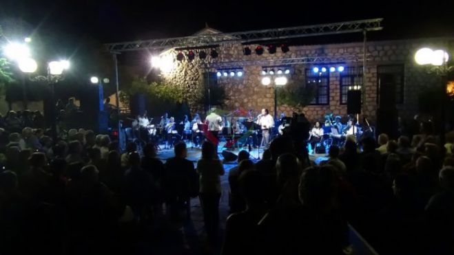 &Epsilon;&kappa;&delta;ή&lambda;&omega;&sigma;&eta; &tau;&iota;&mu;ή&sigmaf; &mu;&epsilon; &xi;&epsilon;&nu;ά&gamma;&eta;&sigma;&eta; &kappa;&alpha;&iota; &mu;&omicron;&upsilon;&sigma;&iota;&kappa;ή &sigma;&tau;&omicron; &alpha;&rho;&chi;&alpha;&iota;&omicron;&lambda;&omicron;&gamma;&iota;&kappa;ό &mu;&omicron;&upsilon;&sigma;&epsilon;ί&omicron; &Tau;&epsilon;&gamma;έ&alpha;&sigmaf; (vd)